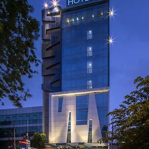 Hotel 88 Grogol Jakarta By Wh